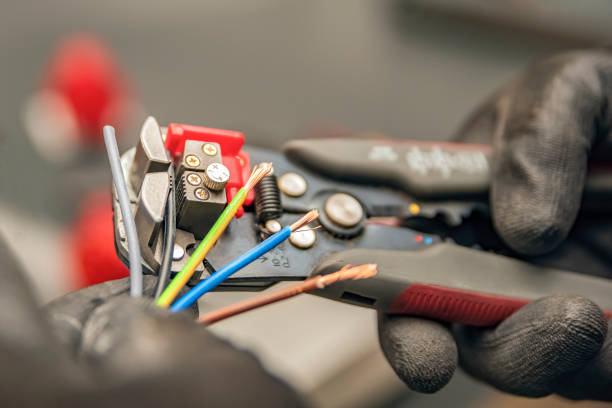 Best Affordable Emergency Electrician  in Crestview Hills, KY